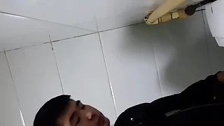 WC Piss V7